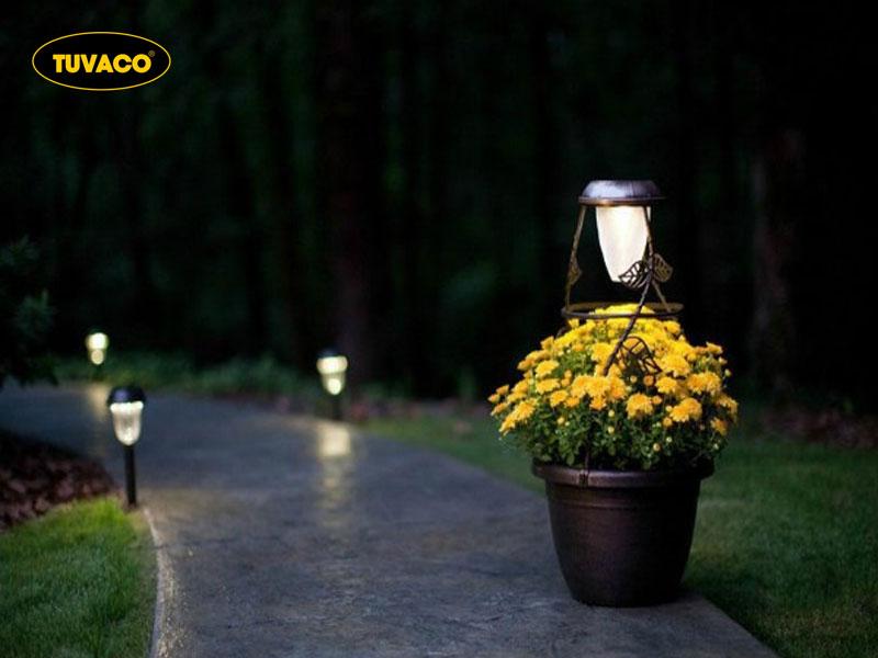 Cách mua đèn NLMT sân vườn phù hợp nhu cầu